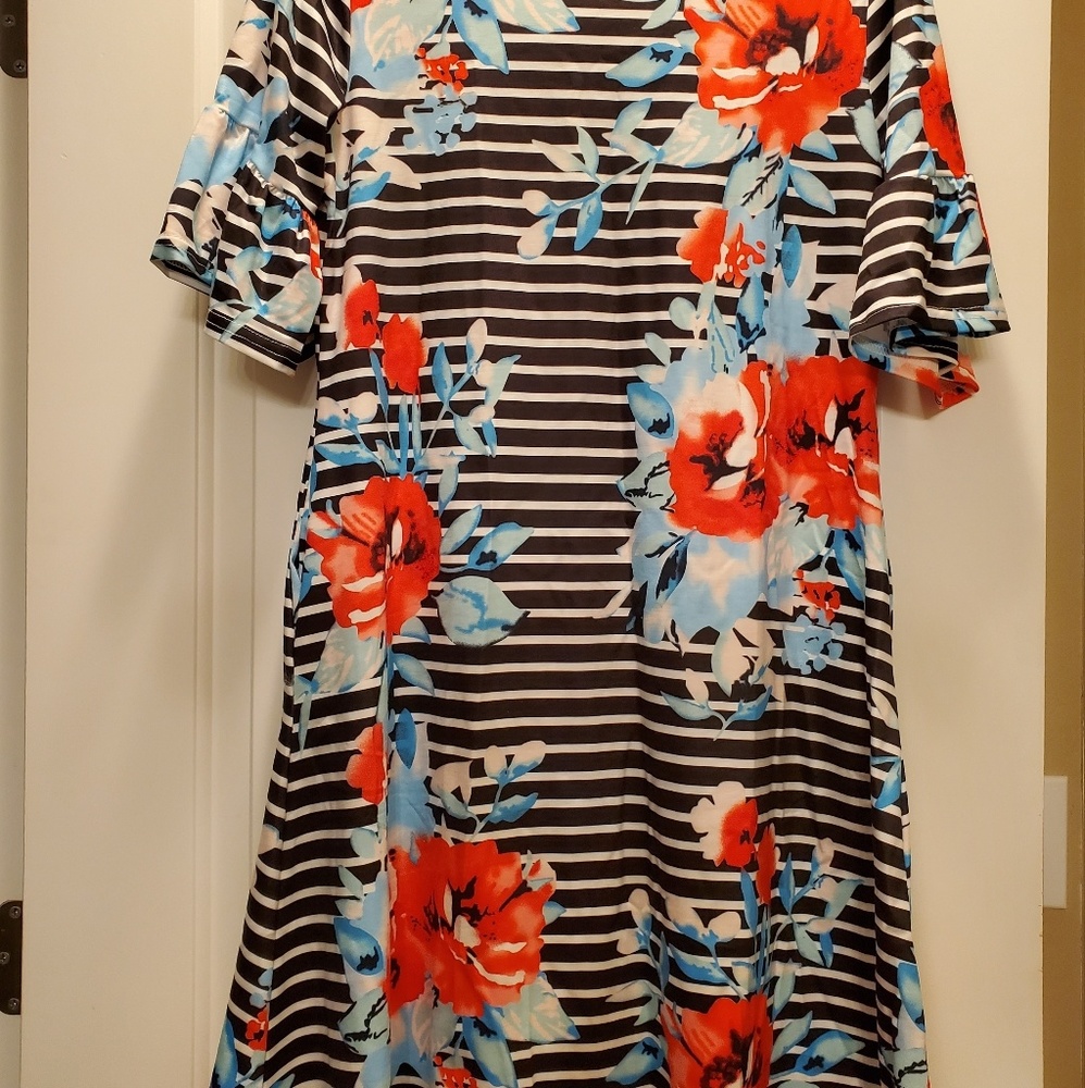 Short sleeve knee length ruffle dress